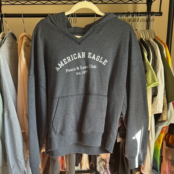 American Eagle Outfitters Tops - AE v neck hoodie